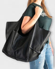 Olivia - Oversized Weekender Bag