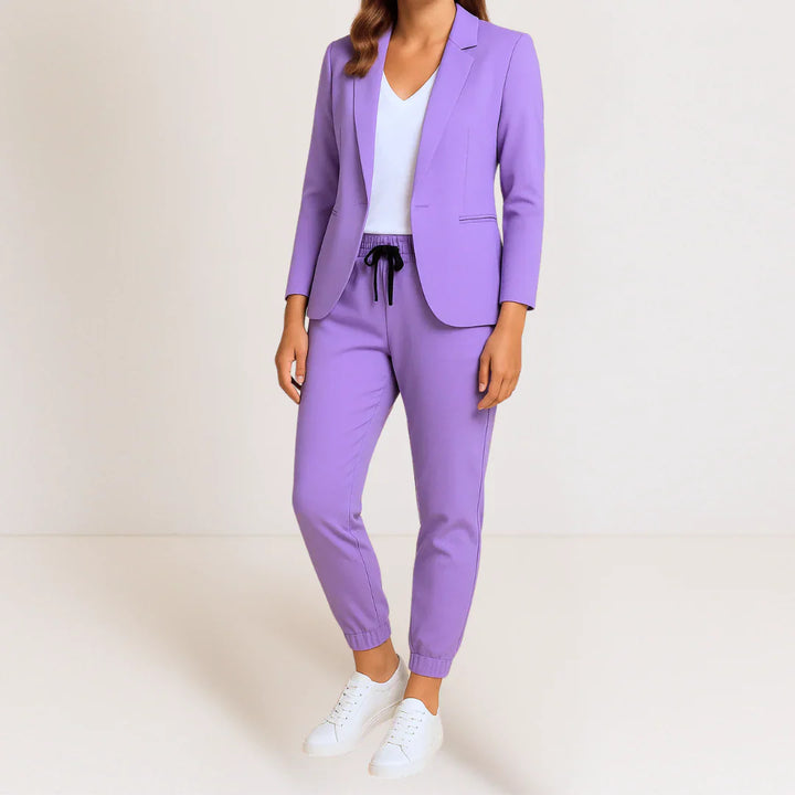 Beatrice | Modern Elegance in a Comfortable Suit