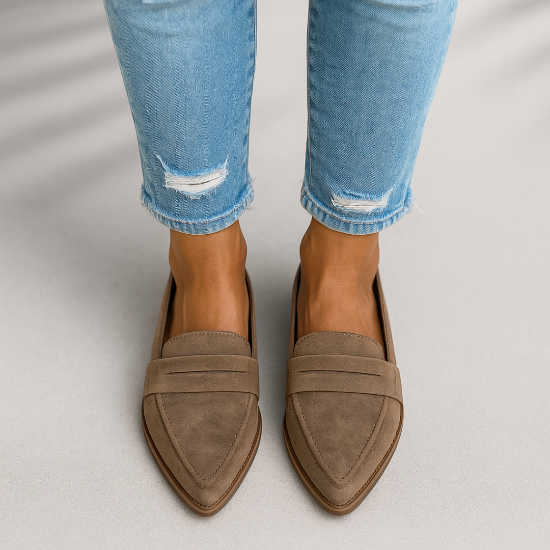 SELENA / SLEEK TOE LOAFERS