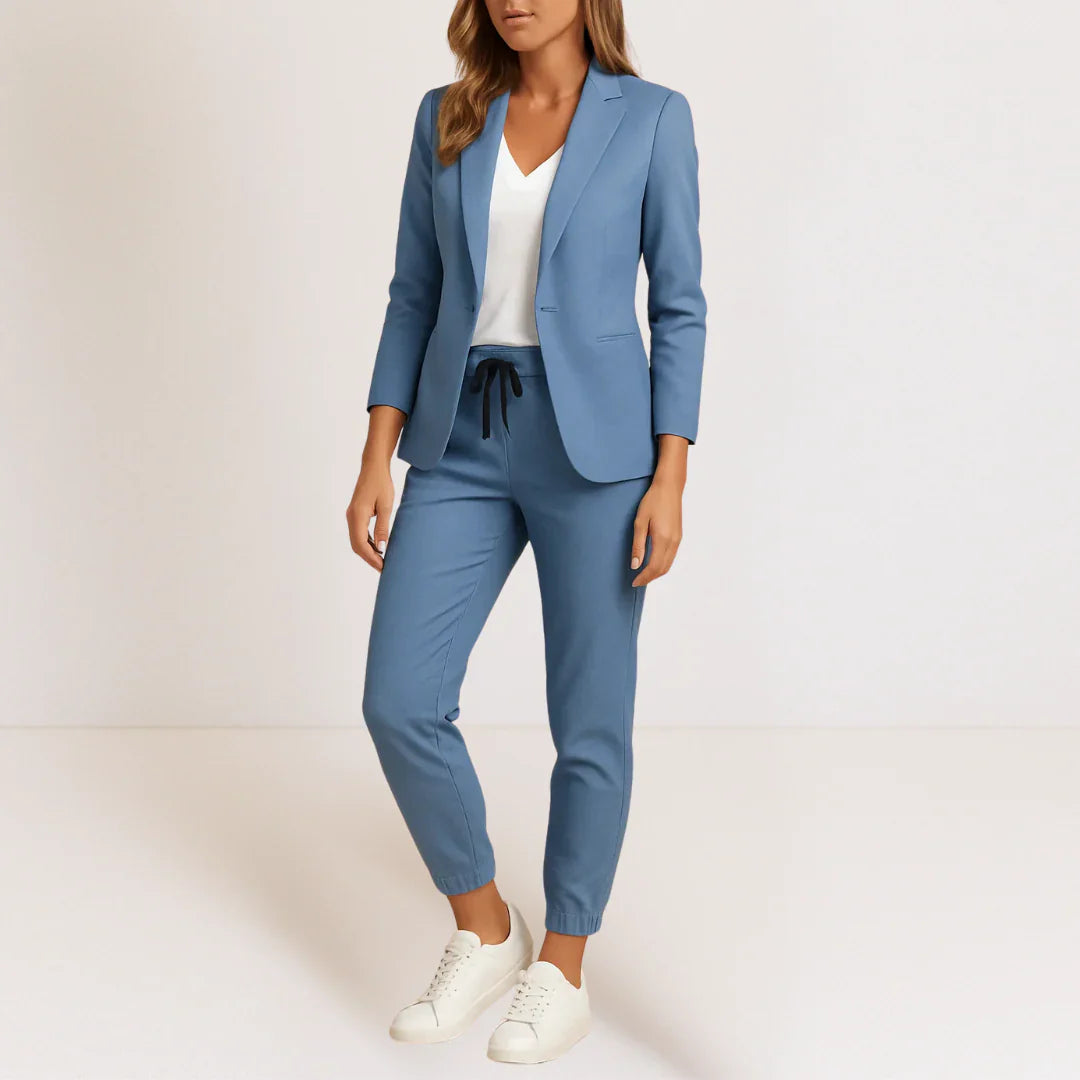 Beatrice | Modern Elegance in a Comfortable Suit