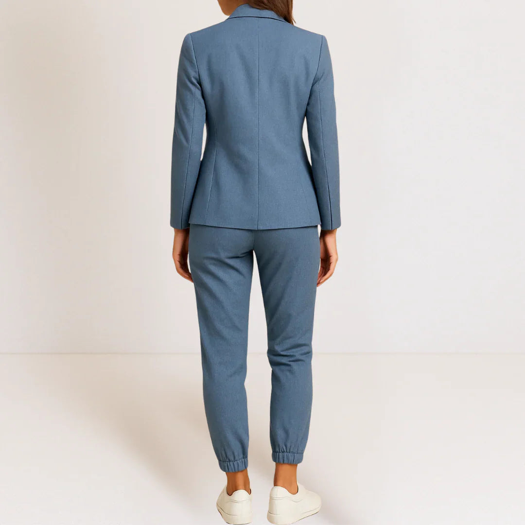 Beatrice | Modern Elegance in a Comfortable Suit