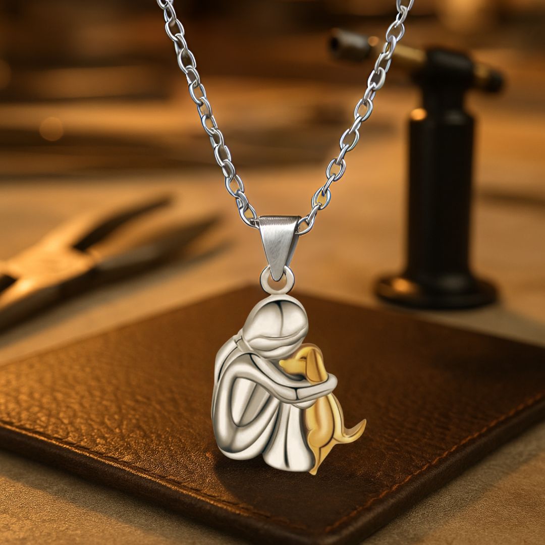 Elin - Necklace with dog-shaped pendant
