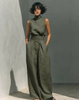 Flor™ | Minimalist set featuring a sleeveless blouse and wide-leg pants in cotton and linen for women